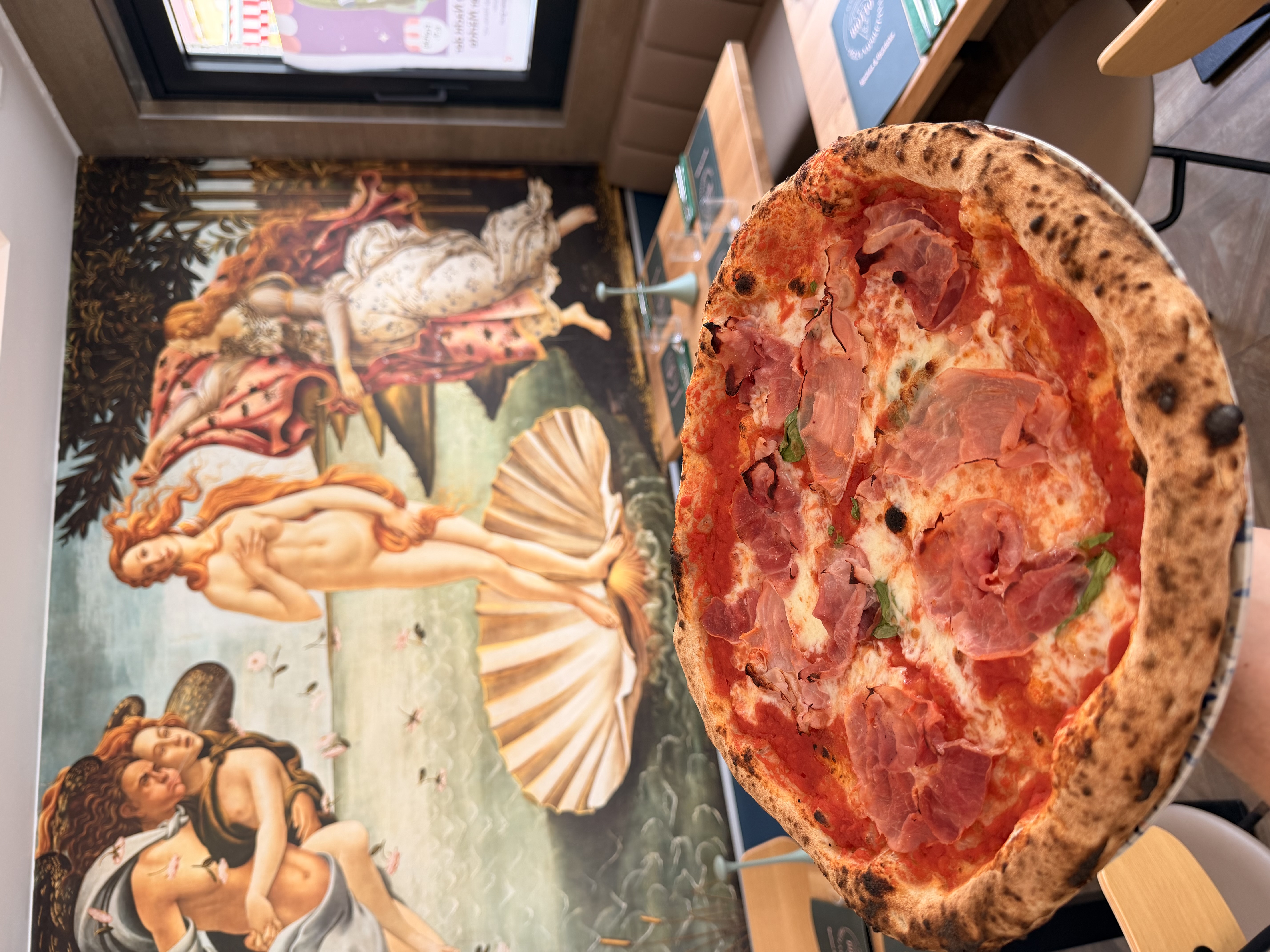 Pizza mit Schinken
